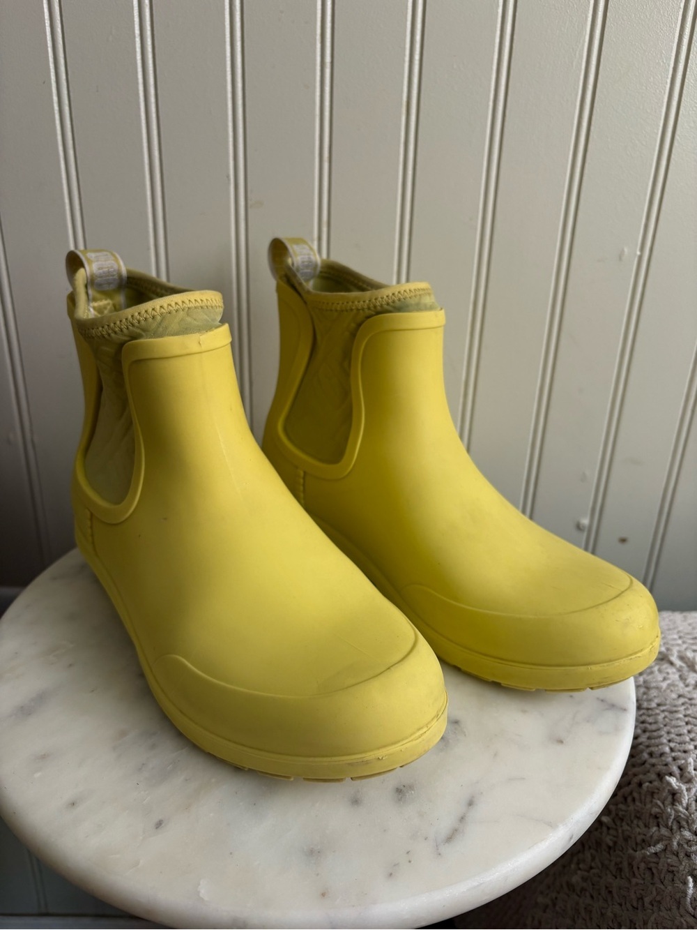 UGG Chelsea Ankle Rain Boots Women’s 6 Yellow Rubber Outdoors Autumn Winter Boho - Picture 2 of 10